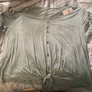 NWT AE tshirt
